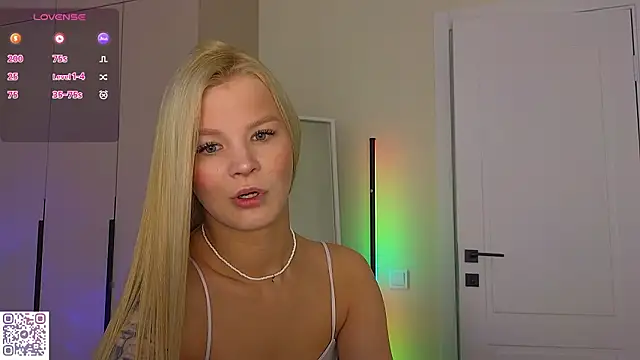 Snapshot of meowbaaby chatting on February 18, 2:51 am meowbaaby online show from February 18, 2:51 am