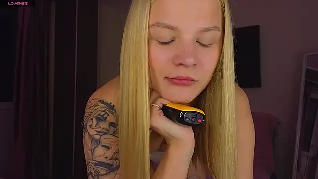 meowbaaby online show from April 7, 4:07 pm