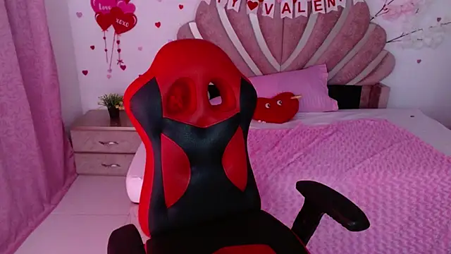 Snapshot of mia_fox666 chatting on February 15, 2:52 am mia fox666 online show from February 15, 2:52 am