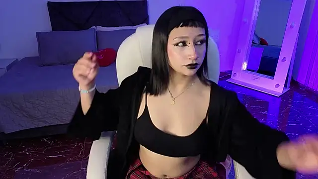 Snapshot of mia_bloom2 chatting on February 1, 3:38 am mia bloom2 online show from February 1, 3:38 am