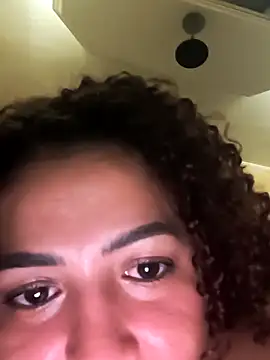 Snapshot of Dree4i20 chatting on February 11, 11:54 pm Dree4i20 online show from February 11, 11:54 pm