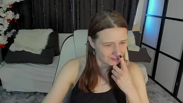 Snapshot of Kathrine_Meyer chatting on April 7, 2:12 am Kathrine Meyer online show from April 7, 2:12 am