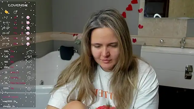 Snapshot of LilyBel chatting on February 24, 8:01 am LilyBel online show from February 24, 8:01 am