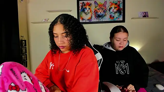 Snapshot of meredit_cris23 chatting on February 18, 3:13 am meredit cris23 online show from February 18, 3:13 am