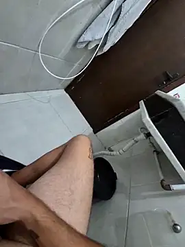 Snapshot of biel13cm chatting on February 27, 9:15 pm biel13cm online show from February 27, 9:15 pm