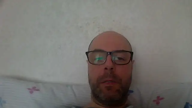 Snapshot of AlexRue chatting on March 20, 11:26 am AlexRue online show from March 20, 11:26 am