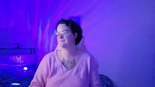 Snapshot of lunatigre4 chatting on February 6, 7:17 pm lunatigre4 online show from February 6, 7:17 pm