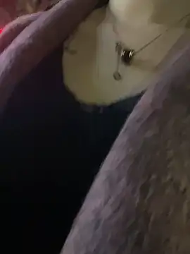 Snapshot of here-baby chatting on February 13, 2:24 pm here-baby online show from February 13, 2:24 pm