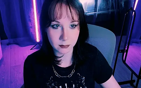 Snapshot of marty_bree chatting on June 28, 4:57 pm marty bree online show from June 28, 4:57 pm