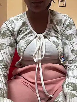 Snapshot of kavyababy00 chatting on February 12, 7:25 am kavyababy00 online show from February 12, 7:25 am