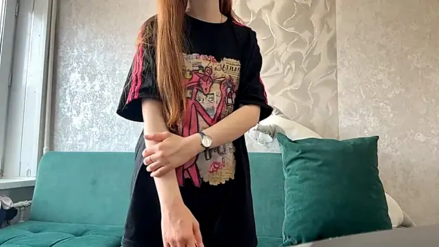 Snapshot of JuliaPoljak chatting on March 26, 5:35 am JuliaPoljak online show from March 26, 5:35 am