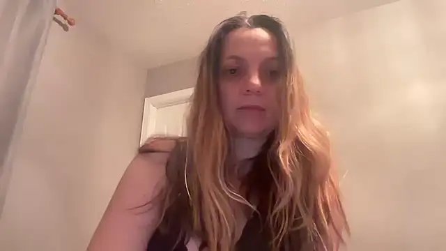 Snapshot of ShyFlameLive chatting on May 6, 12:30 am ShyFlameLive online show from May 6, 12:30 am