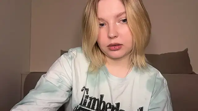 Ophelia Ritz online show from April 4, 10:29 pm