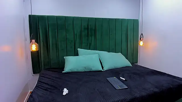 Amber-Horney online show from April 13, 2:33 pm