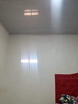 Cris18sexy online show from April 12, 2:33 pm