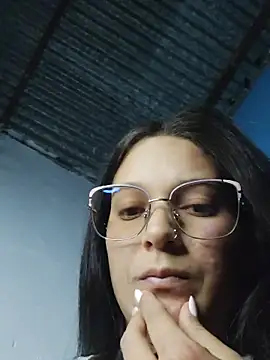 Snapshot of Perla_and_Maikol chatting on February 11, 3:00 am Perla and Maikol online show from February 11, 3:00 am