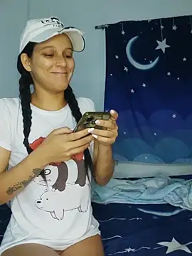 Snapshot of Perla_and_Maikol chatting on February 21, 2:56 am Perla and Maikol online show from February 21, 2:56 am