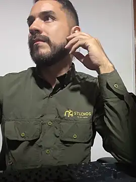 Snapshot of noa_desire chatting on February 5, 9:30 pm noa desire online show from February 5, 9:30 pm