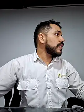 Snapshot of noa_desire chatting on February 11, 7:24 am noa desire online show from February 11, 7:24 am