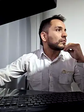 Snapshot of noa_desire chatting on February 13, 6:09 am noa desire online show from February 13, 6:09 am