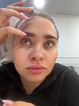 Snapshot of MonicaWestt chatting on February 15, 6:43 am MonicaWestt online show from February 15, 6:43 am