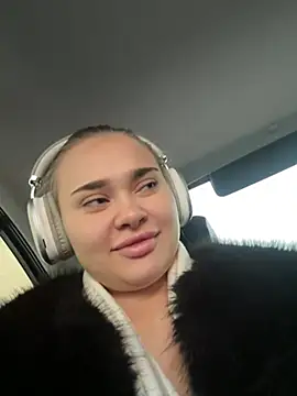 Snapshot of MonicaWestt chatting on February 20, 6:10 am MonicaWestt online show from February 20, 6:10 am