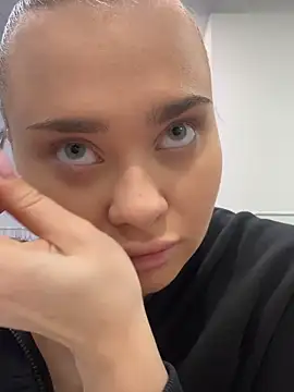 Snapshot of MonicaWestt chatting on February 21, 9:21 am MonicaWestt online show from February 21, 9:21 am