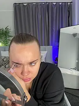 Snapshot of MonicaWestt chatting on February 24, 6:44 am MonicaWestt online show from February 24, 6:44 am