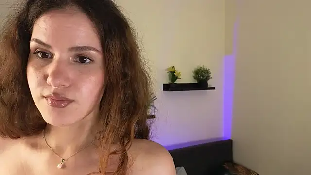 Snapshot of Lili_Torin chatting on June 24, 1:43 pm Lili Torin online show from June 24, 1:43 pm