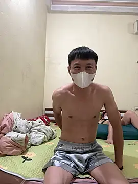 Snapshot of holl110 chatting on February 28, 12:39 pm holl110 online show from February 28, 12:39 pm