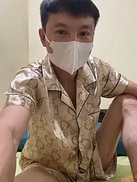 Snapshot of holl110 chatting on March 1, 12:51 pm holl110 online show from March 1, 12:51 pm