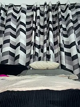 SluttyEll online show from February 6, 6:55 pm