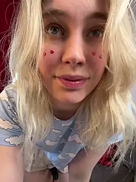 LovelyMiu online show from February 8, 10:51 am