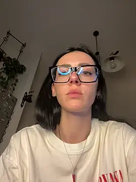 Snapshot of alibi_room chatting on April 21, 6:12 pm alibi room online show from April 21, 6:12 pm