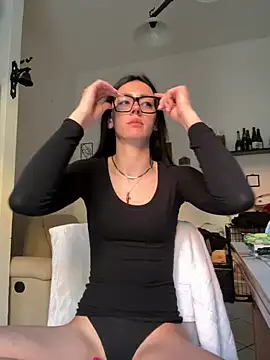 Snapshot of alibi_room chatting on April 25, 2:14 pm alibi room online show from April 25, 2:14 pm