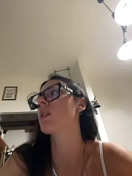 Snapshot of alibi_room chatting on July 10, 9:17 pm alibi room online show from July 10, 9:17 pm