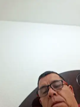 Snapshot of eros3442 chatting on March 1, 4:03 am eros3442 online show from March 1, 4:03 am