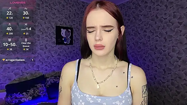 Snapshot of IeshaOsorio chatting on February 12, 6:41 am IeshaOsorio online show from February 12, 6:41 am