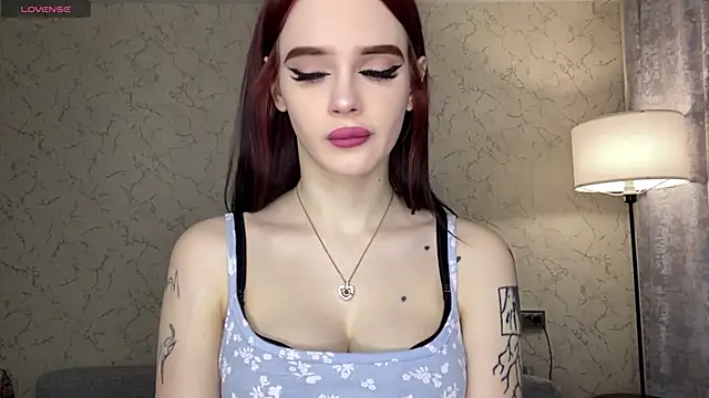 Snapshot of IeshaOsorio chatting on February 25, 6:12 am IeshaOsorio online show from February 25, 6:12 am