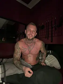 Snapshot of zickertdavid chatting on February 10, 11:09 pm zickertdavid online show from February 10, 11:09 pm