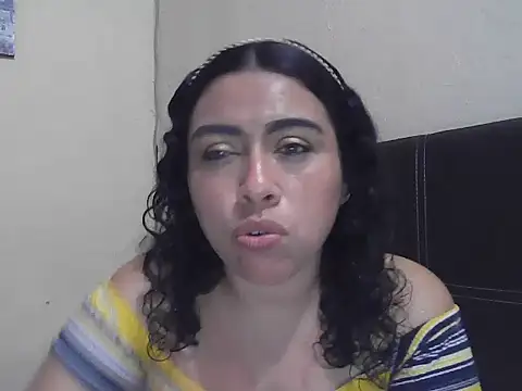 Snapshot of DalilahMx chatting on July 14, 1:52 am DalilahMx online show from July 14, 1:52 am