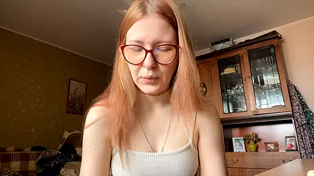 Snapshot of LaureenVielma chatting on March 7, 7:16 am LaureenVielma online show from March 7, 7:16 am