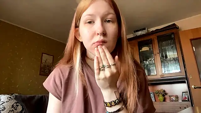 Snapshot of LaureenVielma chatting on March 18, 8:06 am LaureenVielma online show from March 18, 8:06 am