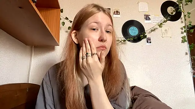 Snapshot of LaureenVielma chatting on March 20, 7:24 am LaureenVielma online show from March 20, 7:24 am