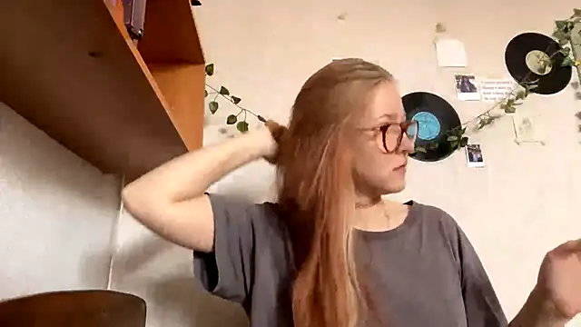 Snapshot of LaureenVielma chatting on March 21, 7:02 am LaureenVielma online show from March 21, 7:02 am