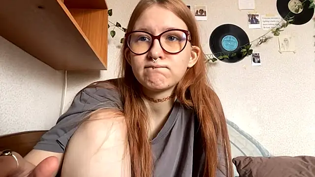 Snapshot of LaureenVielma chatting on March 21, 8:19 am LaureenVielma online show from March 21, 8:19 am