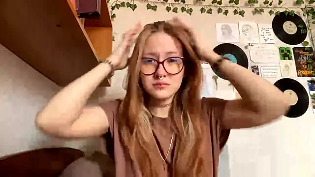 Snapshot of LaureenVielma chatting on March 29, 8:36 am LaureenVielma online show from March 29, 8:36 am