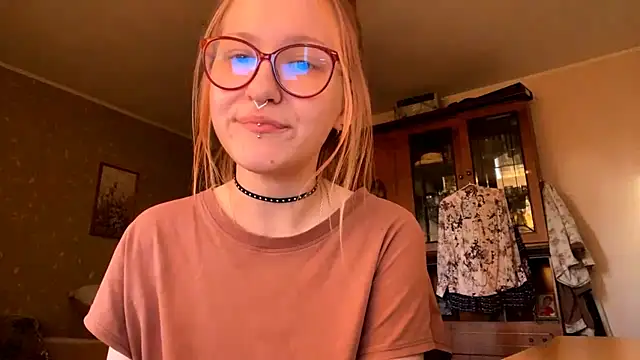 Snapshot of LaureenVielma chatting on April 1, 1:41 pm LaureenVielma online show from April 1, 1:41 pm