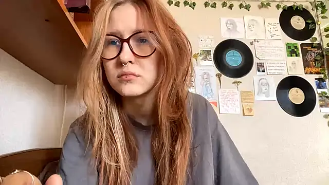 Snapshot of LaureenVielma chatting on April 5, 8:22 am LaureenVielma online show from April 5, 8:22 am