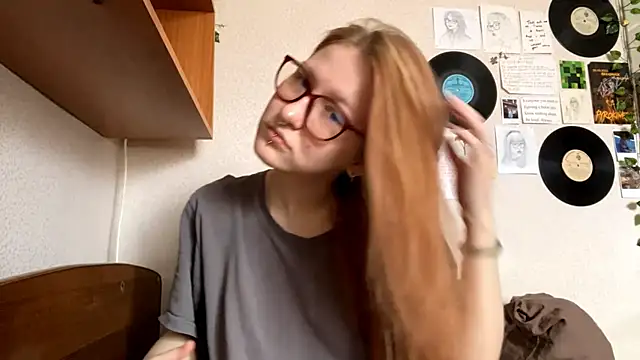 Snapshot of LaureenVielma chatting on April 10, 8:30 am LaureenVielma online show from April 10, 8:30 am